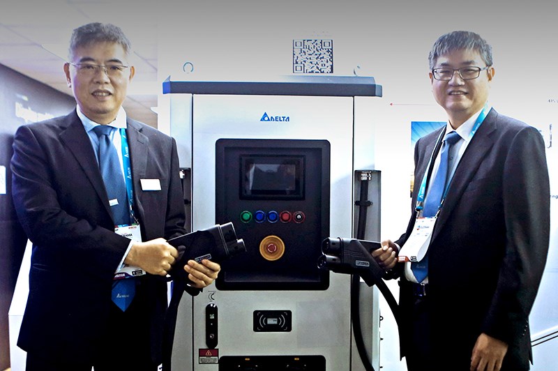 Delta's EVP of global operations Jimmy Yiin (left) and Delta India's president Benjamin Lin unveil the new Green EV Charging Station at Elecrama 2023
