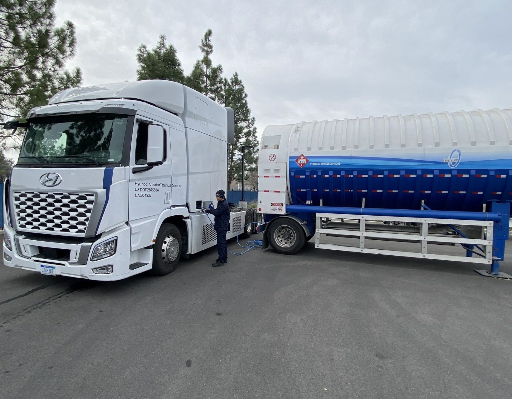 A Hyundai Class 8 Xcient fuel cell truck fuels at a First Element high capacity mobile refueller, part of a pilot program for several other heavy duty fuel cell vehicle manufacturers