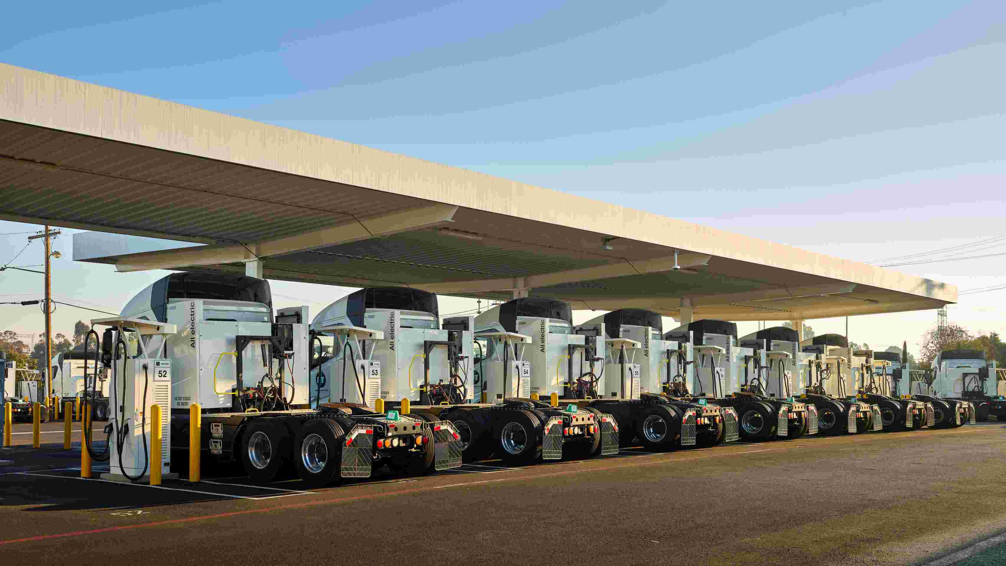 Electric drayage trucks charging at one of Voltera’s port charging stations Photo: Voltera