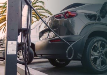 The managed charging program aims to partner with California CCAs and utilities to enroll 275,000 new EV drivers in the ChargeWise program, including those within low-income communities. Photo: Ev.energy