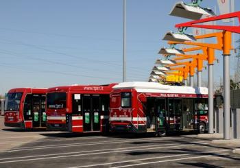 At its new Bologna depot, TPER will charge 20 electric buses with five single-output Kempower Satellites and 20 Kempower Pantographs. Photo: Kempower