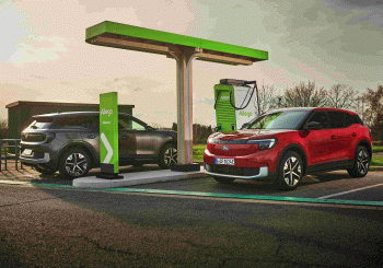 A Ford Explorer fast charging at an Allego ultra-fast charger. Photo: Ford